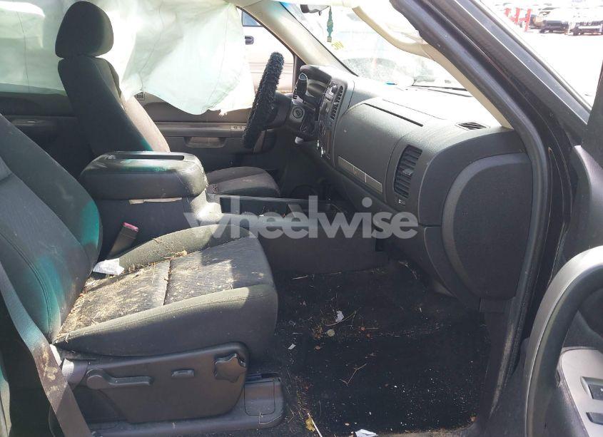 Photo 5 of 2011 Chevrolet Silverado 1500 LT (VIN 3GCPKSE38BG194170)