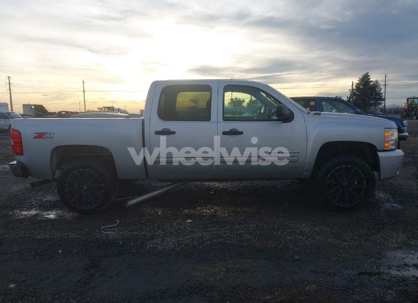 Photo 13 of 2011 Chevrolet Silverado 1500 LT (VIN 3GCPKSE38BG242699)