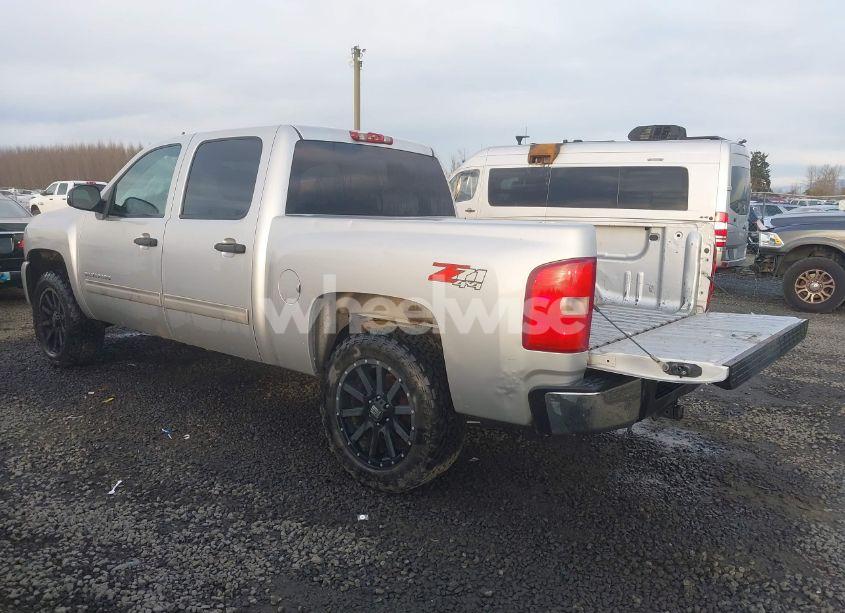Photo 3 of 2011 Chevrolet Silverado 1500 LT (VIN 3GCPKSE38BG242699)