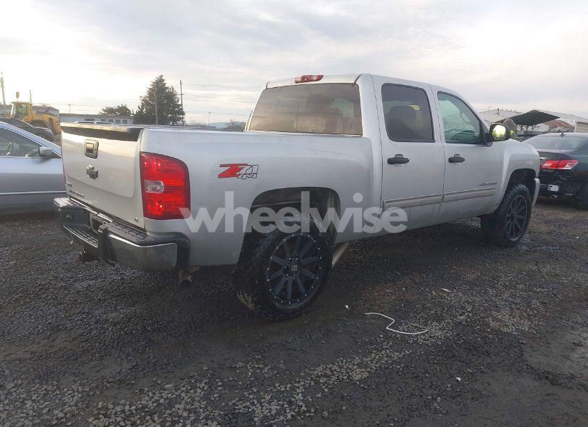 Photo 4 of 2011 Chevrolet Silverado 1500 LT (VIN 3GCPKSE38BG242699)