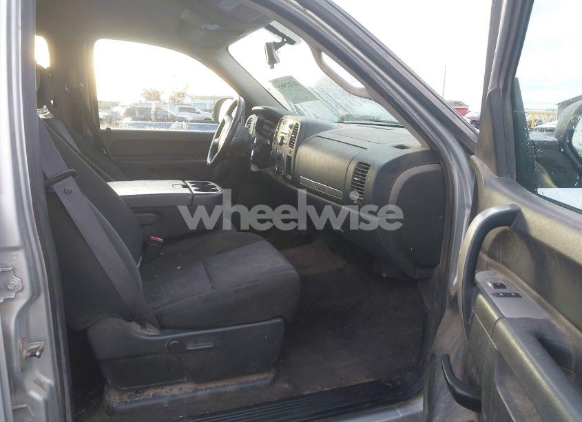 Photo 5 of 2011 Chevrolet Silverado 1500 LT (VIN 3GCPKSE38BG242699)