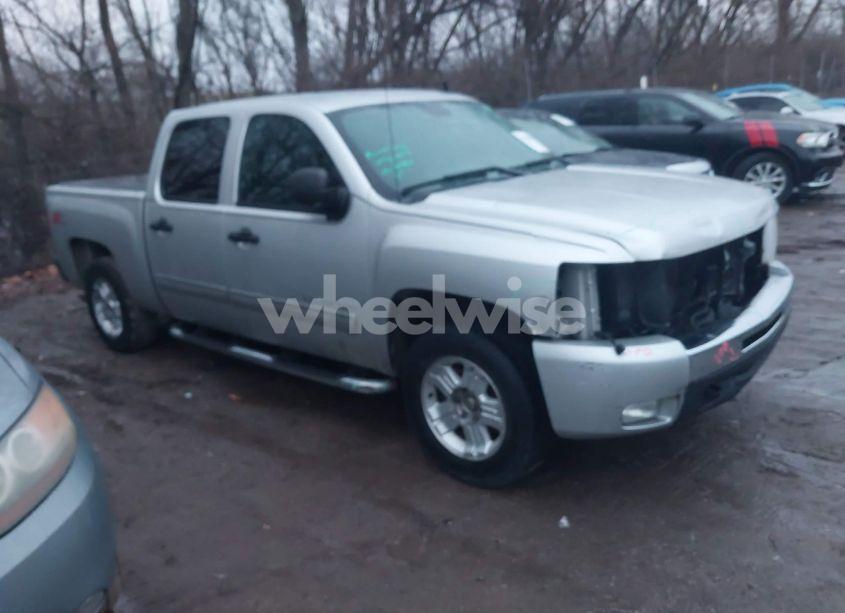 2011 Chevrolet Silverado 1500 LT (VIN 3GCPKSE38BG271734) main photo