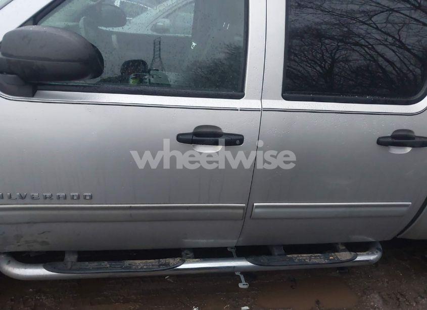 Photo 14 of 2011 Chevrolet Silverado 1500 LT (VIN 3GCPKSE38BG271734)