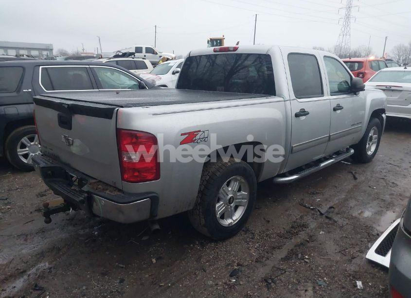 Photo 4 of 2011 Chevrolet Silverado 1500 LT (VIN 3GCPKSE38BG271734)