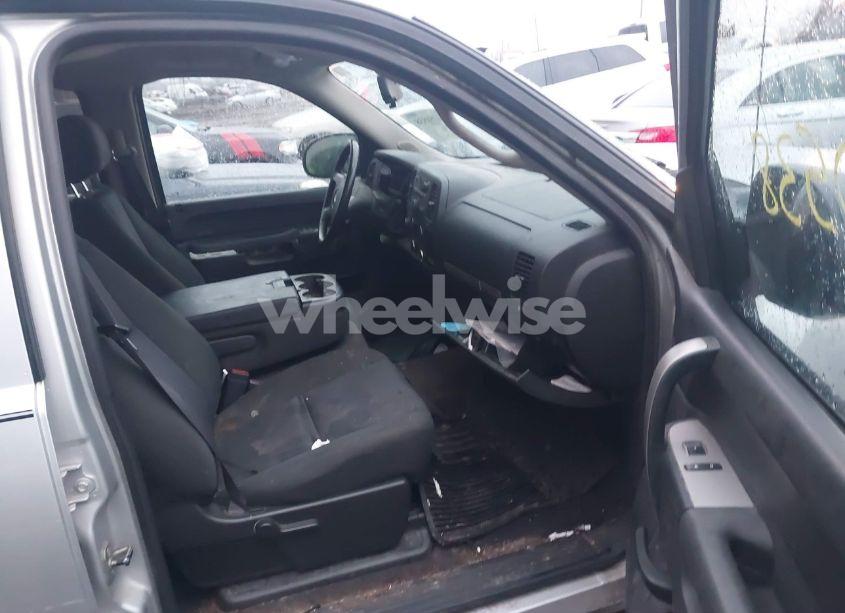 Photo 5 of 2011 Chevrolet Silverado 1500 LT (VIN 3GCPKSE38BG271734)