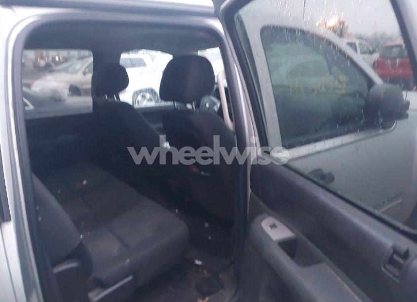 Photo 8 of 2011 Chevrolet Silverado 1500 LT (VIN 3GCPKSE38BG271734)