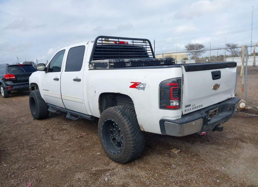 Photo 3 of 2011 Chevrolet Silverado 1500 LT (VIN 3GCPKSE38BG286458)