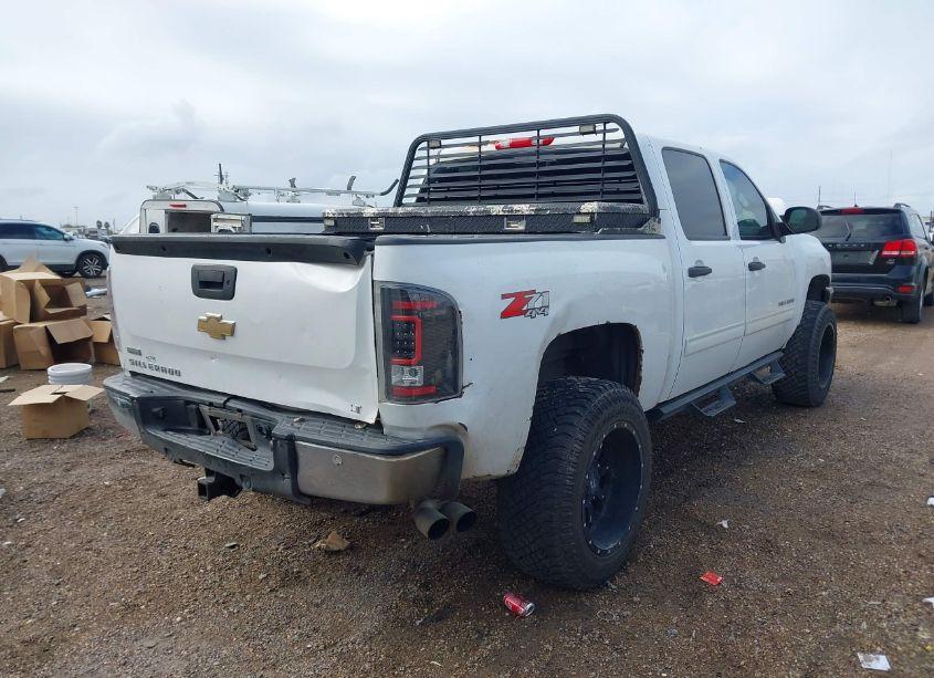 Photo 4 of 2011 Chevrolet Silverado 1500 LT (VIN 3GCPKSE38BG286458)