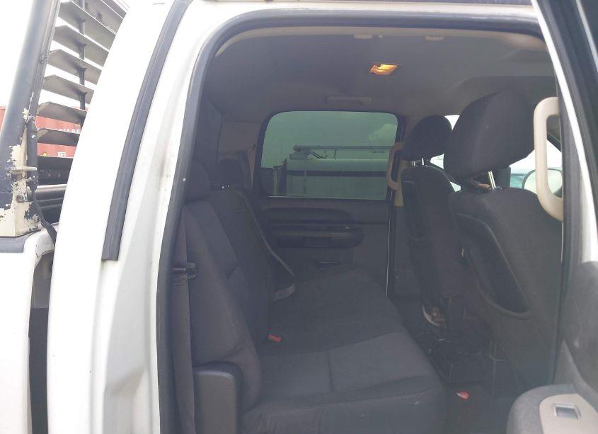 Photo 8 of 2011 Chevrolet Silverado 1500 LT (VIN 3GCPKSE38BG286458)