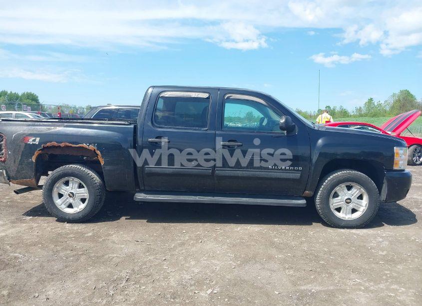 Photo 13 of 2011 Chevrolet Silverado 1500 LT (VIN 3GCPKSE38BG288937)