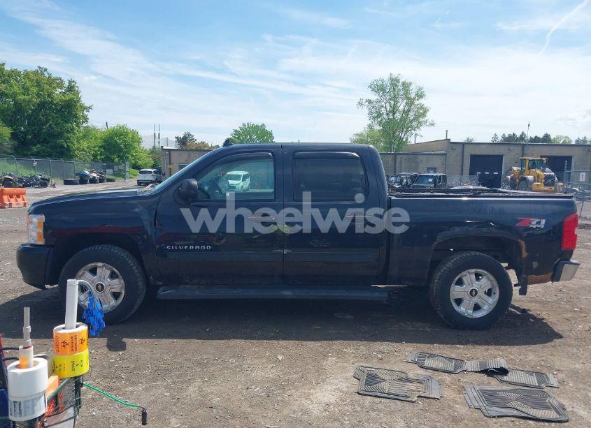 Photo 14 of 2011 Chevrolet Silverado 1500 LT (VIN 3GCPKSE38BG288937)