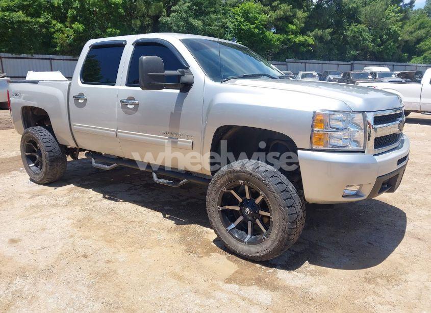 2011 Chevrolet Silverado 1500 LT (VIN 3GCPKSE38BG312380) main photo
