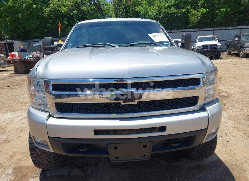 Photo 12 of 2011 Chevrolet Silverado 1500 LT (VIN 3GCPKSE38BG312380)