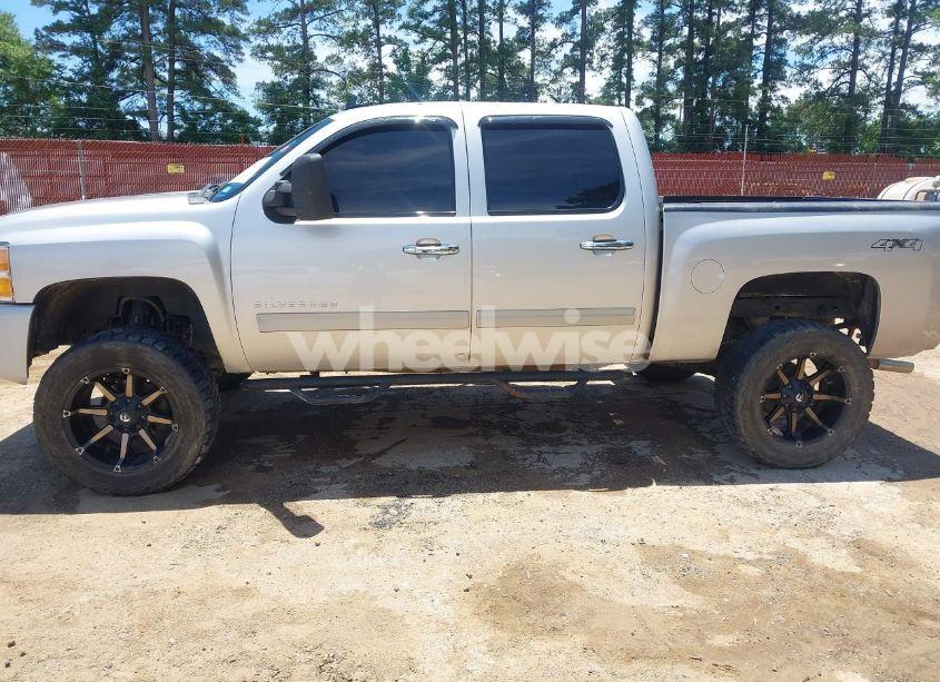 Photo 14 of 2011 Chevrolet Silverado 1500 LT (VIN 3GCPKSE38BG312380)