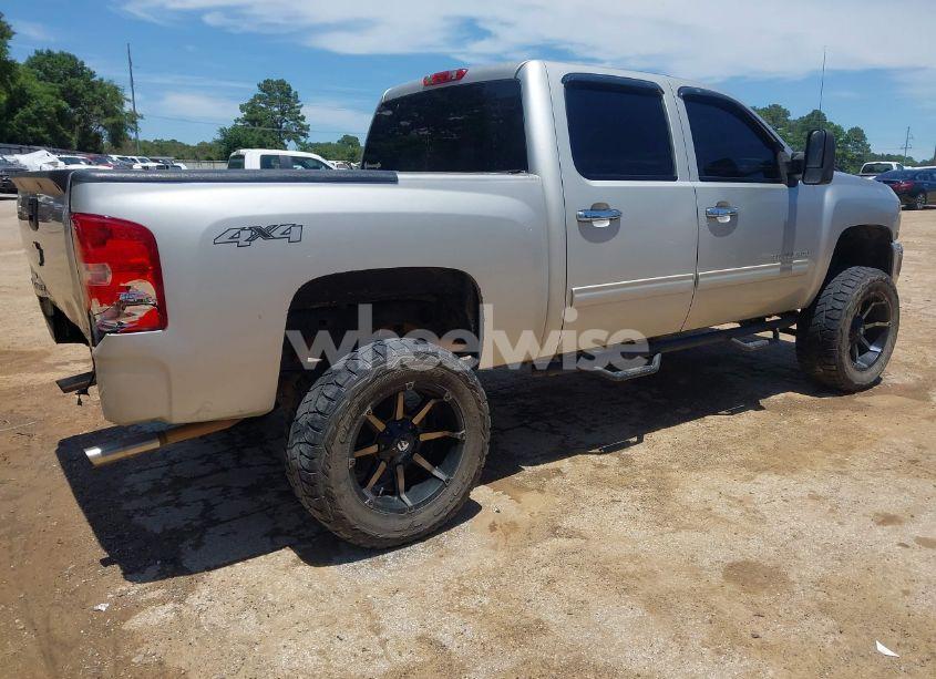 Photo 4 of 2011 Chevrolet Silverado 1500 LT (VIN 3GCPKSE38BG312380)