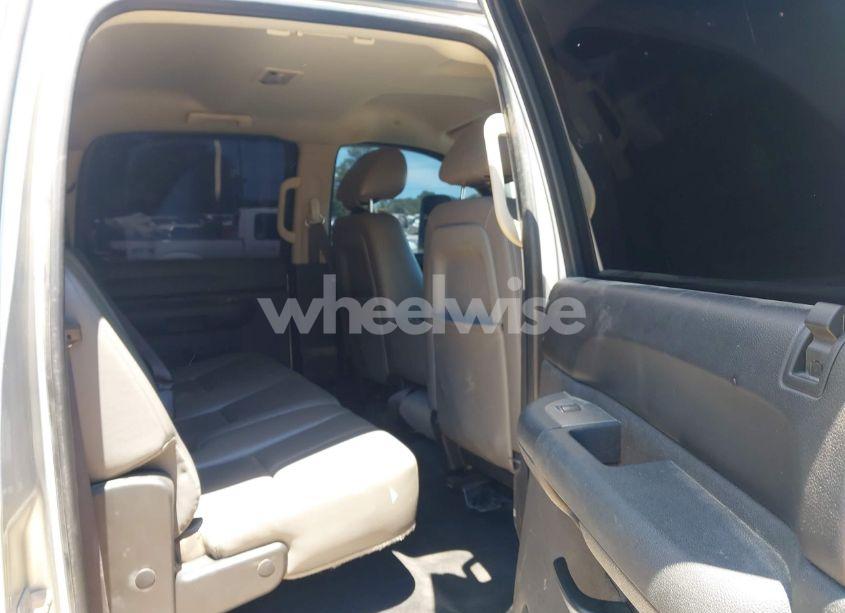 Photo 8 of 2011 Chevrolet Silverado 1500 LT (VIN 3GCPKSE38BG312380)