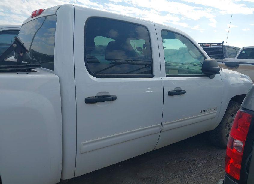 Photo 13 of 2011 Chevrolet Silverado 1500 LT (VIN 3GCPKSE38BG372823)