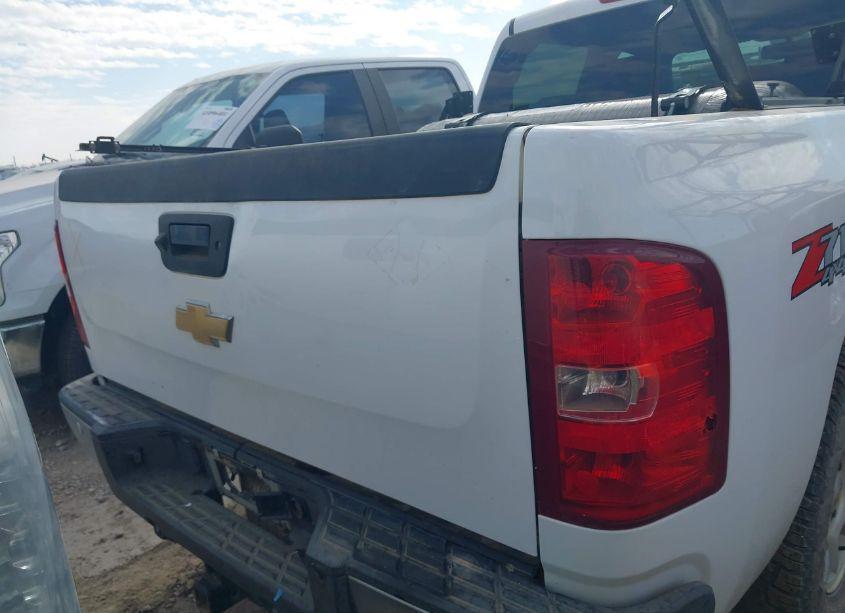 Photo 16 of 2011 Chevrolet Silverado 1500 LT (VIN 3GCPKSE38BG372823)