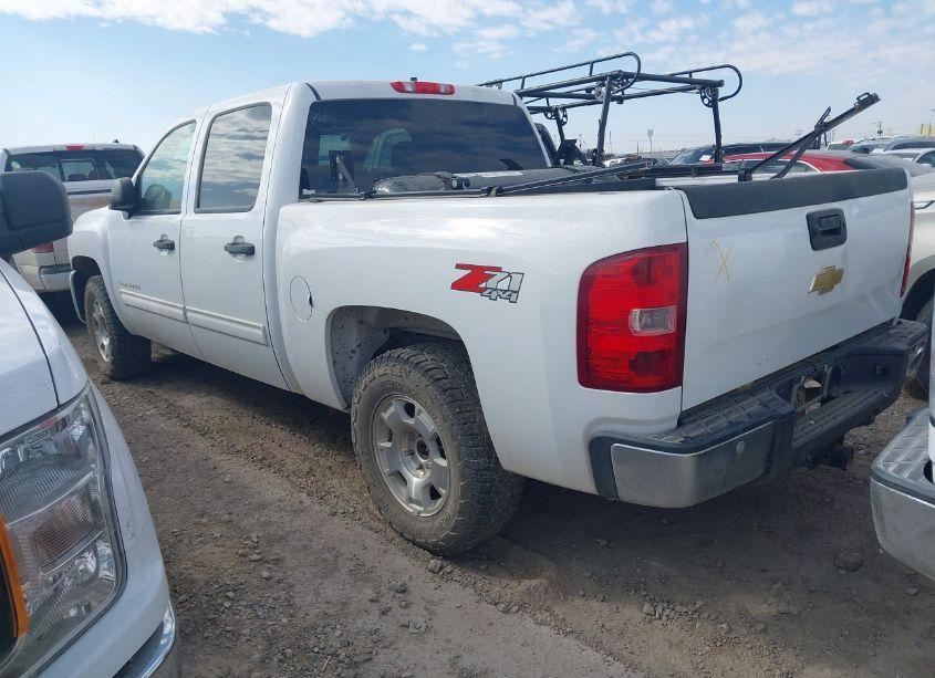 Photo 3 of 2011 Chevrolet Silverado 1500 LT (VIN 3GCPKSE38BG372823)