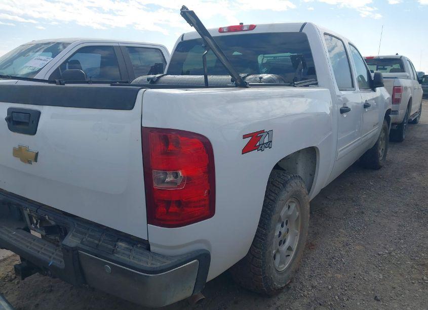 Photo 4 of 2011 Chevrolet Silverado 1500 LT (VIN 3GCPKSE38BG372823)