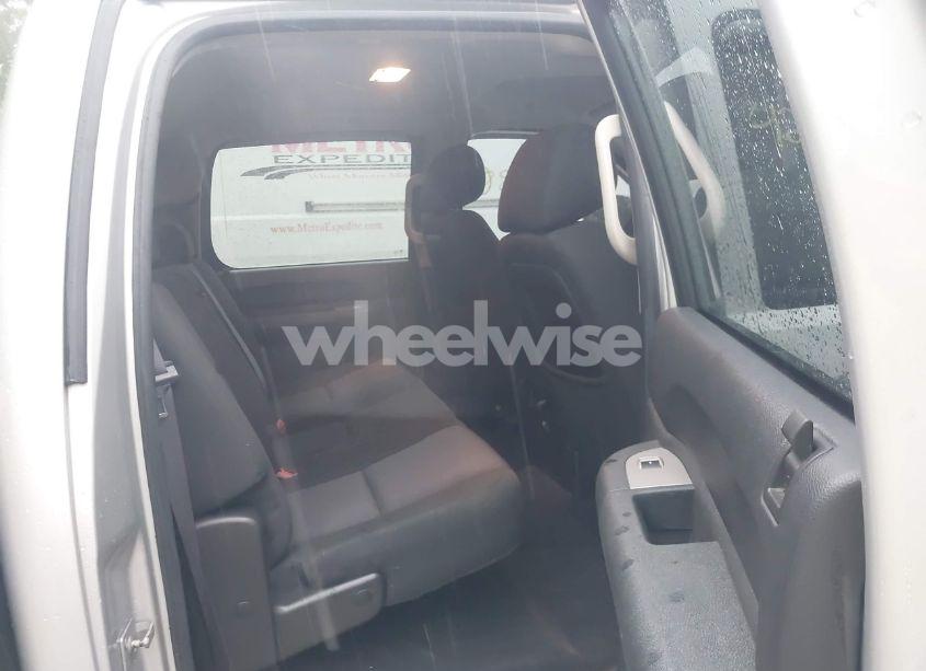 Photo 8 of 2011 Chevrolet Silverado 1500 LT (VIN 3GCPKSE39BG101348)