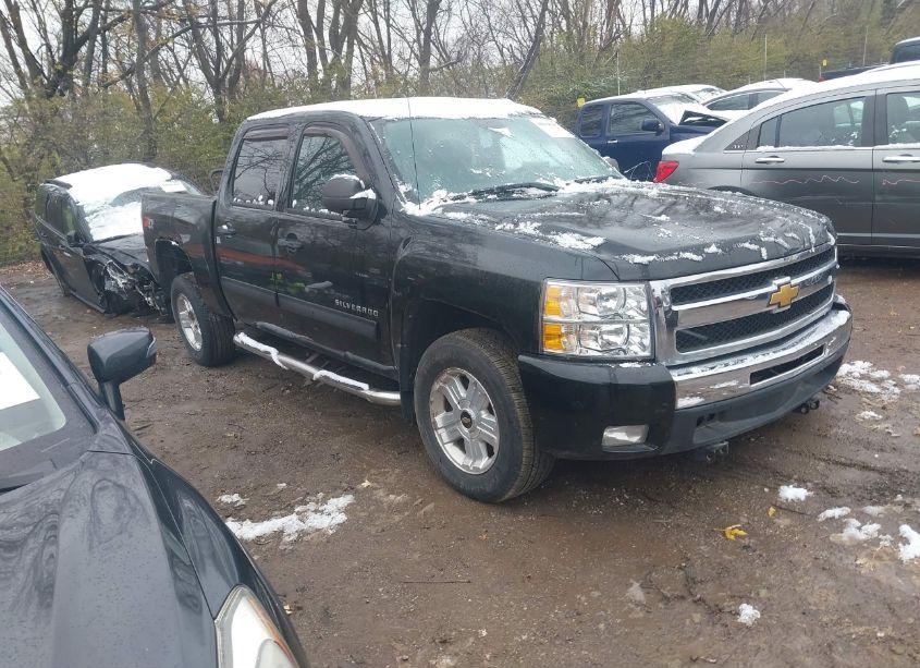 2011 Chevrolet Silverado 1500 LT (VIN 3GCPKSE39BG195232) main photo