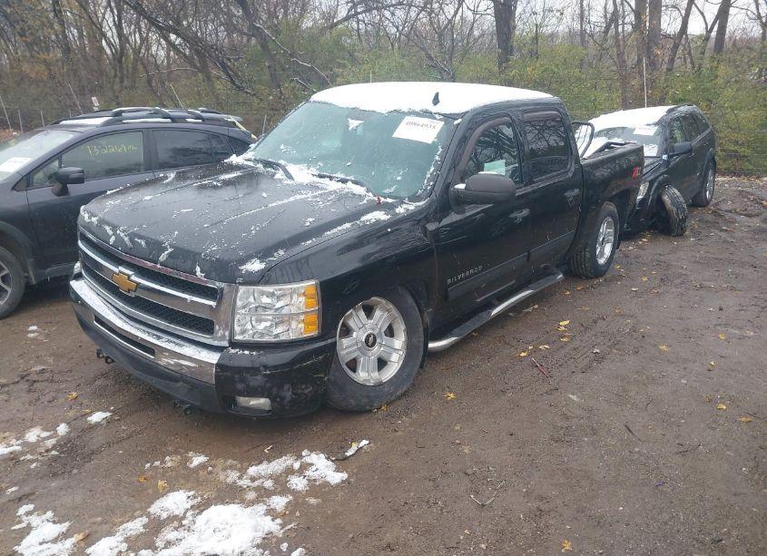 Photo 2 of 2011 Chevrolet Silverado 1500 LT (VIN 3GCPKSE39BG195232)