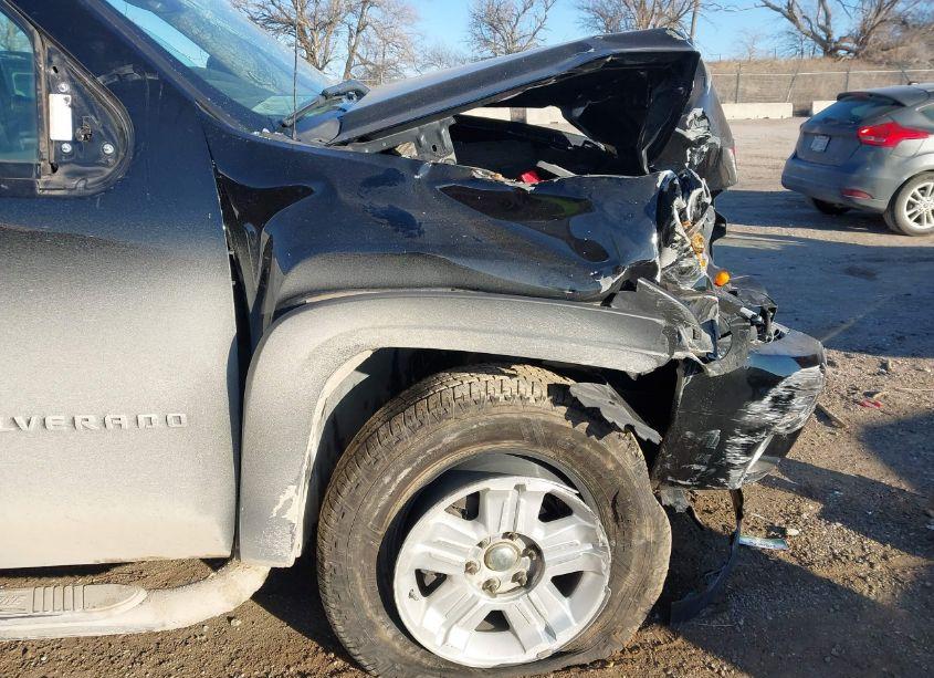 Photo 18 of 2011 Chevrolet Silverado 1500 LT (VIN 3GCPKSE39BG195294)