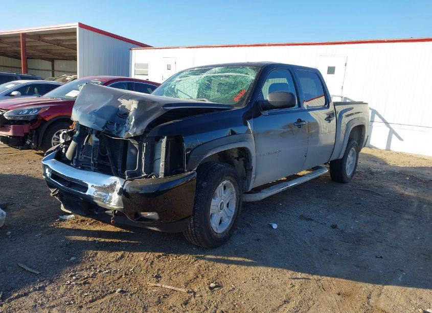 Photo 2 of 2011 Chevrolet Silverado 1500 LT (VIN 3GCPKSE39BG195294)