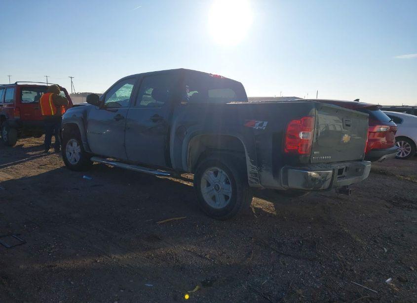 Photo 3 of 2011 Chevrolet Silverado 1500 LT (VIN 3GCPKSE39BG195294)