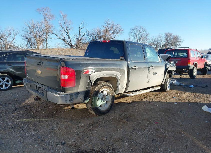 Photo 4 of 2011 Chevrolet Silverado 1500 LT (VIN 3GCPKSE39BG195294)