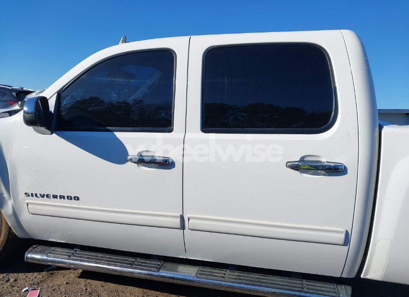 Photo 15 of 2011 Chevrolet Silverado 1500 LT (VIN 3GCPKSE39BG252917)