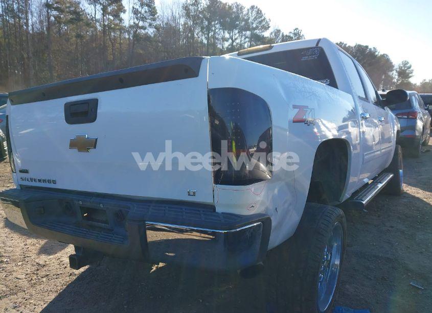 Photo 4 of 2011 Chevrolet Silverado 1500 LT (VIN 3GCPKSE39BG252917)