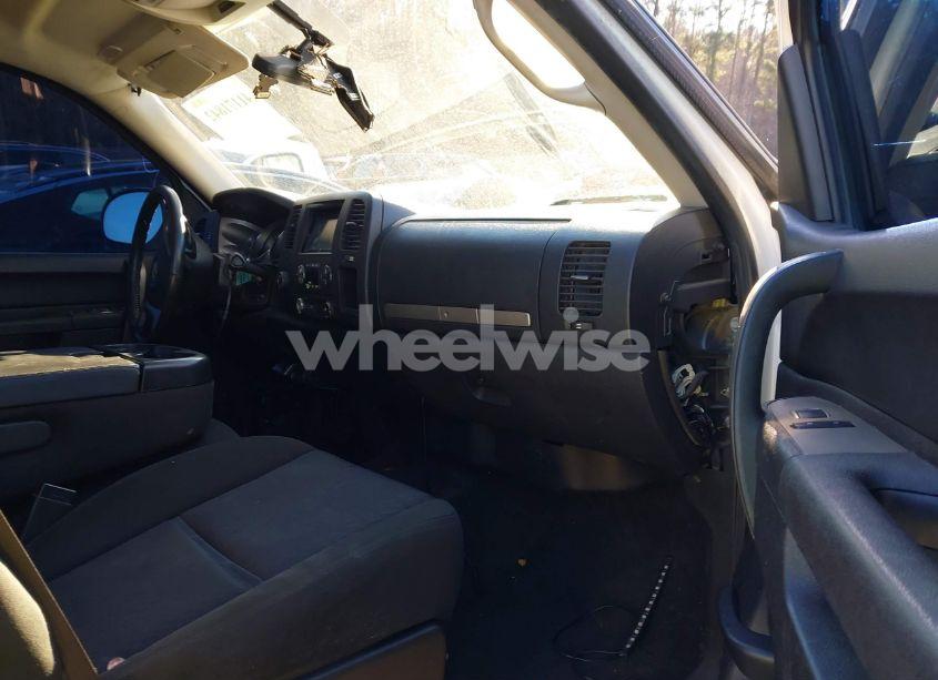 Photo 5 of 2011 Chevrolet Silverado 1500 LT (VIN 3GCPKSE39BG252917)