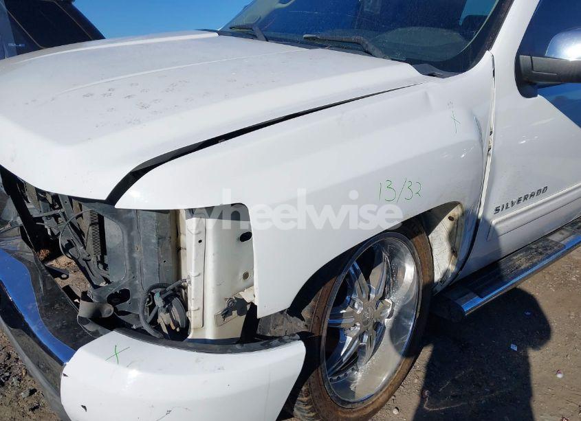 Photo 6 of 2011 Chevrolet Silverado 1500 LT (VIN 3GCPKSE39BG252917)