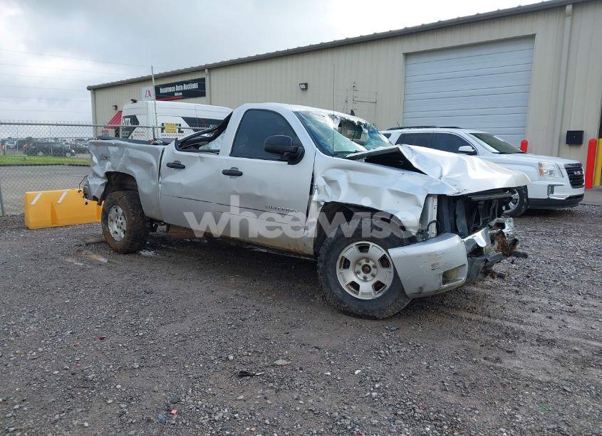 2011 Chevrolet Silverado 1500 LT (VIN 3GCPKSE39BG293290) main photo