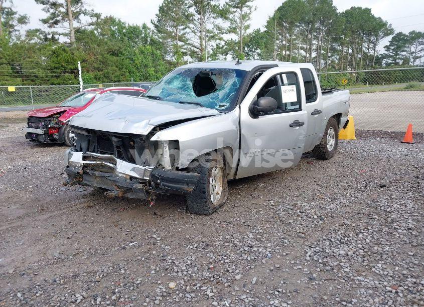 Photo 2 of 2011 Chevrolet Silverado 1500 LT (VIN 3GCPKSE39BG293290)