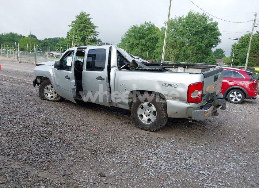 Photo 3 of 2011 Chevrolet Silverado 1500 LT (VIN 3GCPKSE39BG293290)