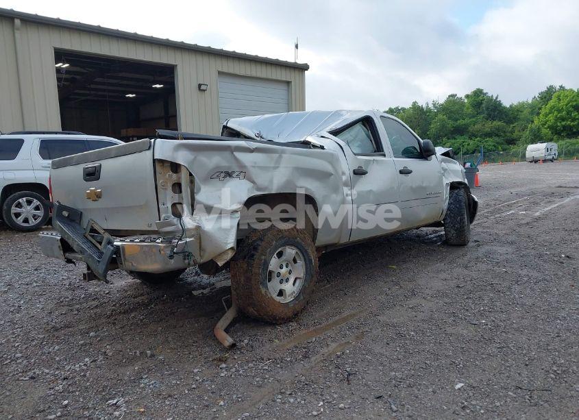 Photo 4 of 2011 Chevrolet Silverado 1500 LT (VIN 3GCPKSE39BG293290)