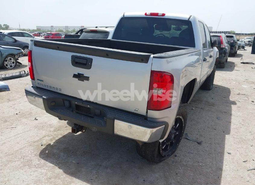 Photo 4 of 2011 Chevrolet Silverado 1500 LT (VIN 3GCPKSE39BG302909)