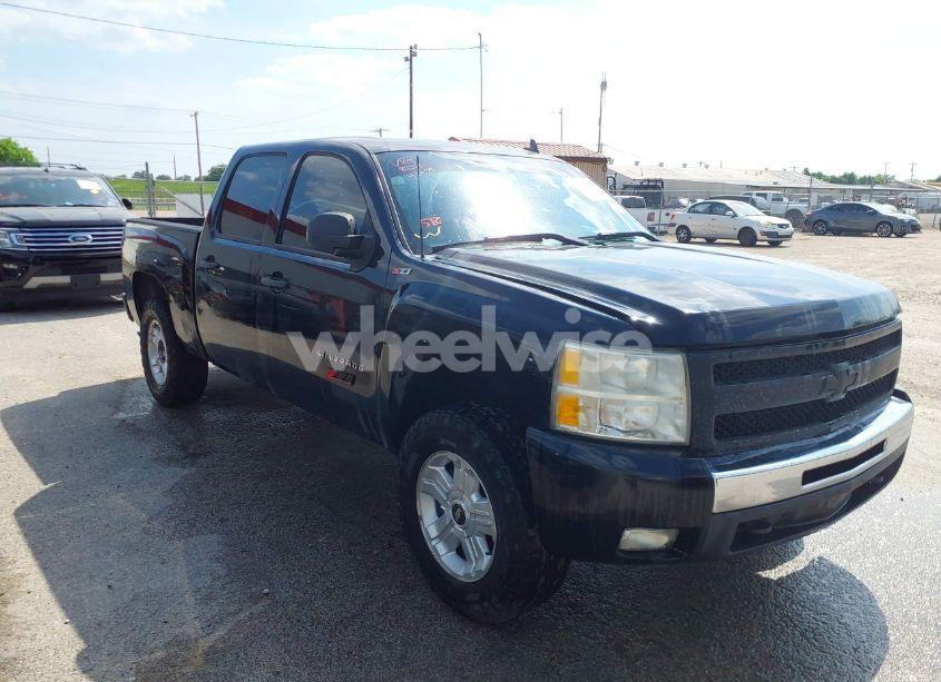 2011 Chevrolet Silverado 1500 LT (VIN 3GCPKSE39BG368537) main photo