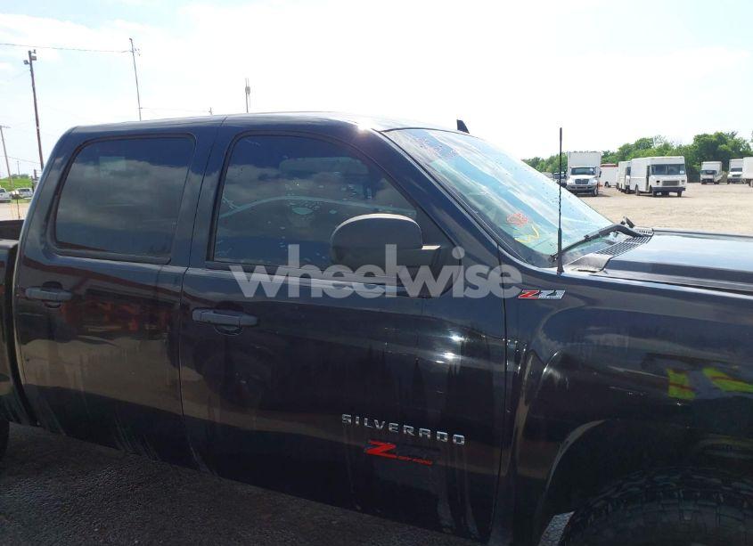 Photo 13 of 2011 Chevrolet Silverado 1500 LT (VIN 3GCPKSE39BG368537)