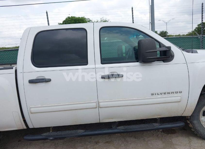 Photo 13 of 2011 Chevrolet Silverado 1500 LT (VIN 3GCPKSE39BG371518)