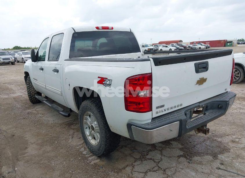 Photo 3 of 2011 Chevrolet Silverado 1500 LT (VIN 3GCPKSE39BG371518)