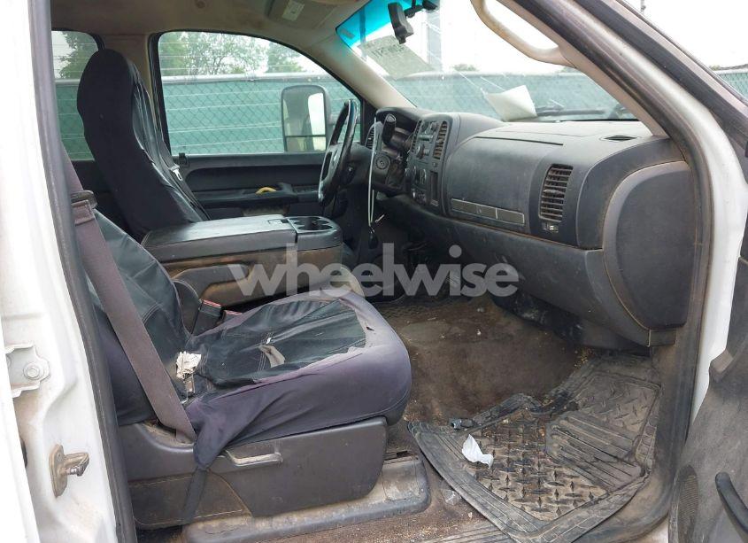 Photo 5 of 2011 Chevrolet Silverado 1500 LT (VIN 3GCPKSE39BG371518)