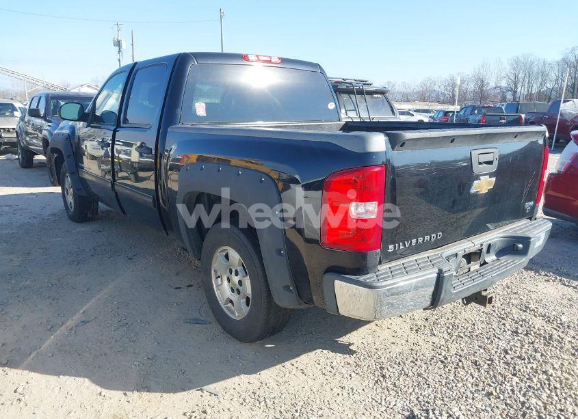 Photo 3 of 2011 Chevrolet Silverado 1500 LT (VIN 3GCPKSE39BG399027)