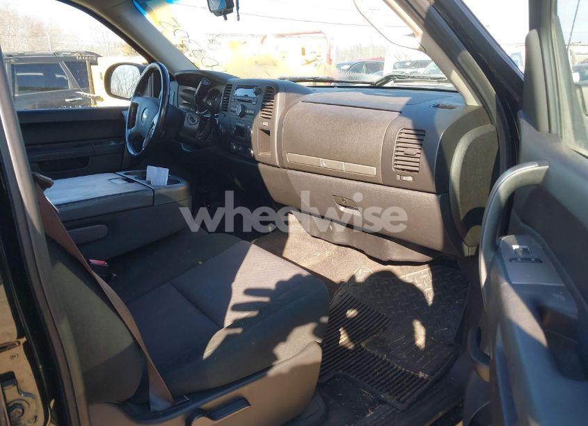 Photo 5 of 2011 Chevrolet Silverado 1500 LT (VIN 3GCPKSE39BG399027)