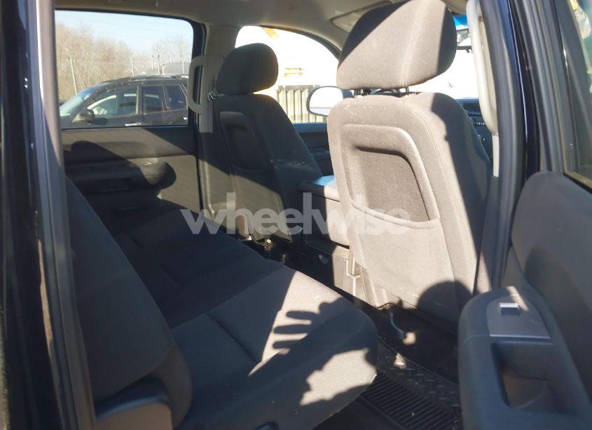 Photo 8 of 2011 Chevrolet Silverado 1500 LT (VIN 3GCPKSE39BG399027)