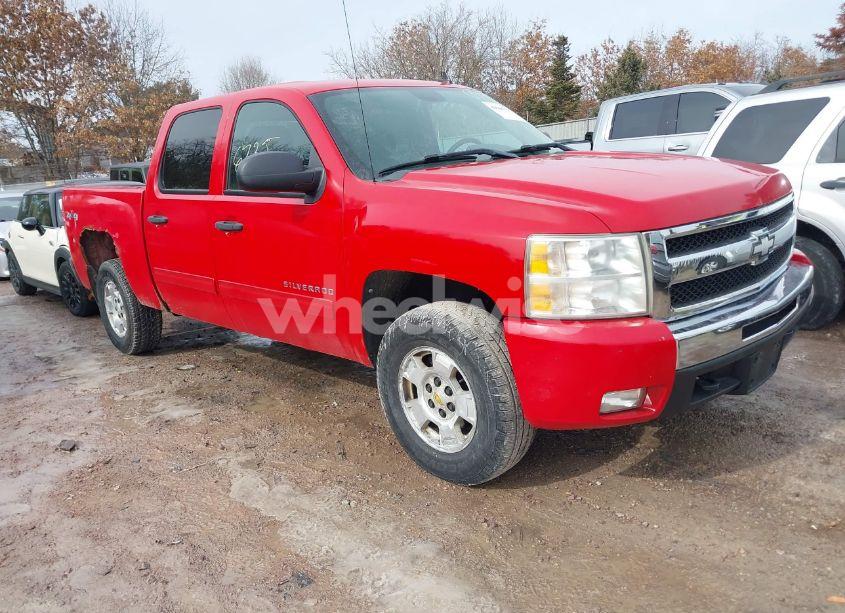 2011 Chevrolet Silverado 1500 LT (VIN 3GCPKSE39BG401584) main photo