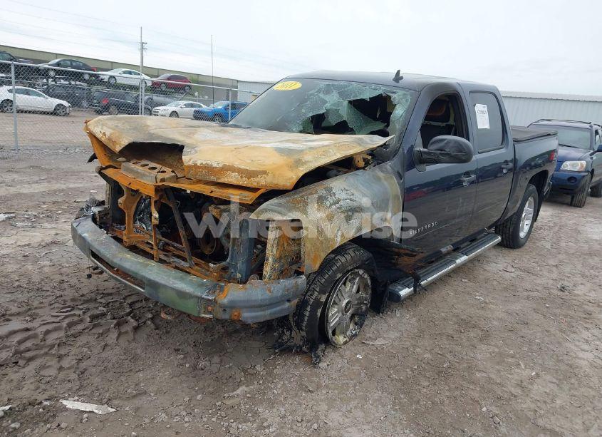 Photo 2 of 2011 Chevrolet Silverado 1500 LT (VIN 3GCPKSE3XBG109510)